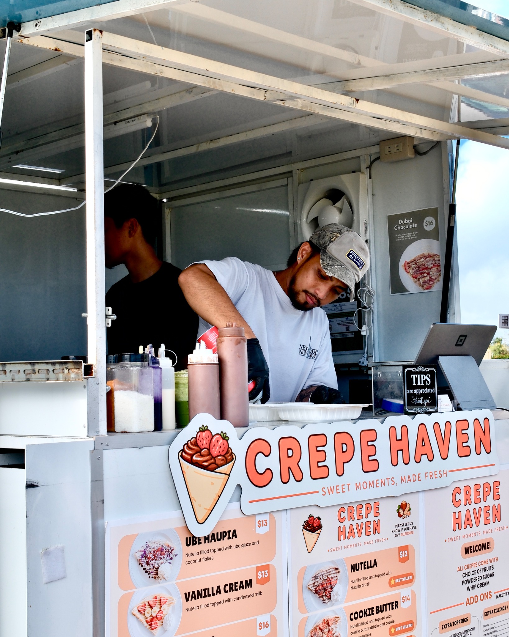 Crepe Haven vendor at Wai Kai, photographed by Britney Vaughn